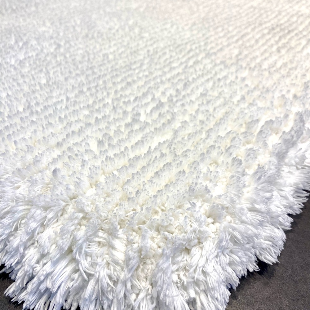 Plush White Bath Mat
